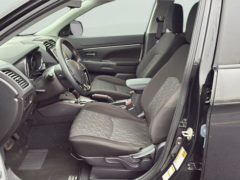 Used 2023 Mitsubishi Outlander Sport LE AWD/4WD image 12