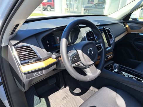 Used 2024 Volvo XC90 T8 Plus w/ Protection Package Premier image 8