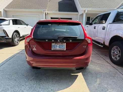 Used 2017 Volvo V60 T5 Premier FWD image 13