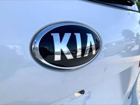 Used 2020 Kia Sorento L FWD image 10