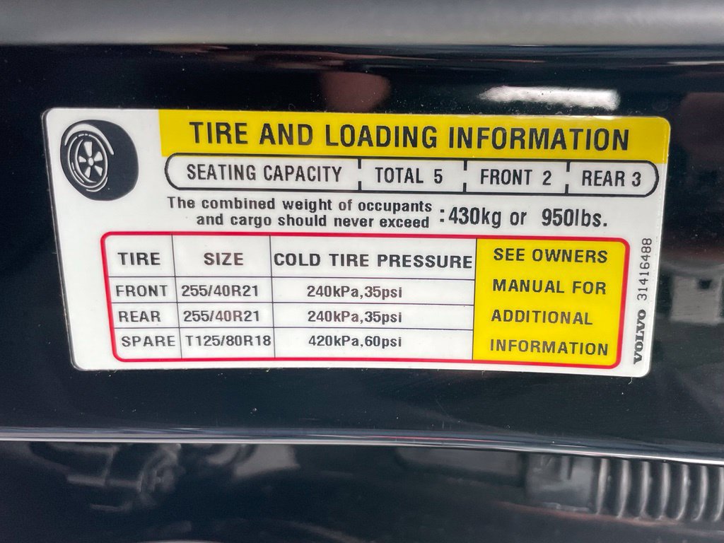 Used 2024 Volvo XC60 B5 Ultimate w/ Protection Package Premier AWD/4WD image 38