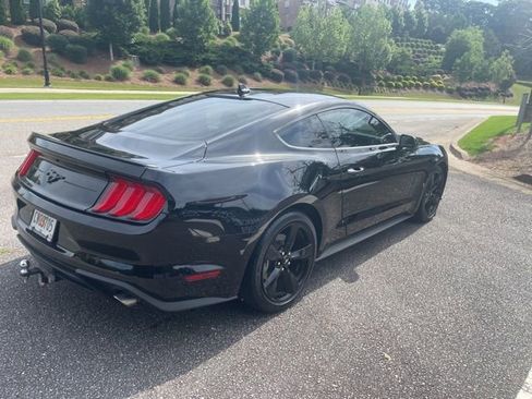 Used 2022 Ford Mustang Coupe w/ Black Accent Package RWD image 5