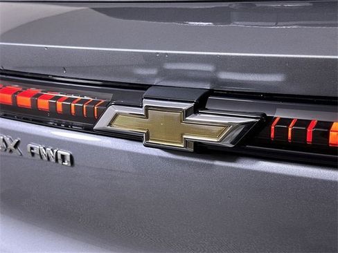 New 2026 Chevrolet Equinox EV LT image 31