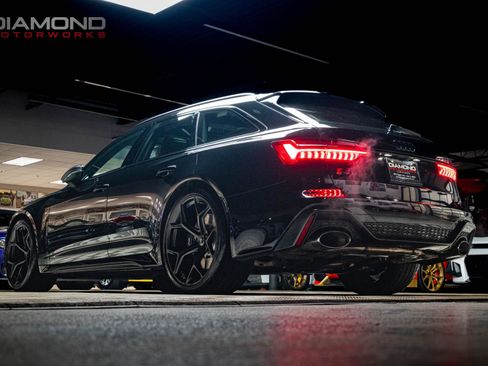 Used 2024 Audi RS 6 performance image 59