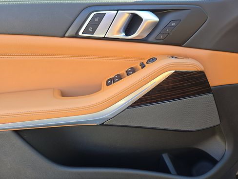 Used 2026 BMW X5 xDrive40i w/ Premium Package image 12