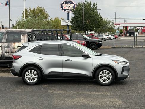 Used 2023 Ford Escape Active FWD image 3