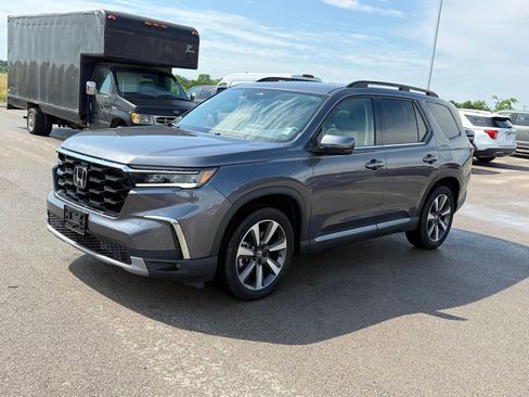 Used 2025 Honda Pilot Touring image 23