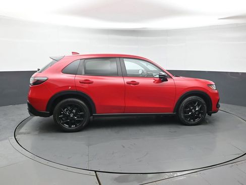 Used 2024 Honda HR-V Sport image 7