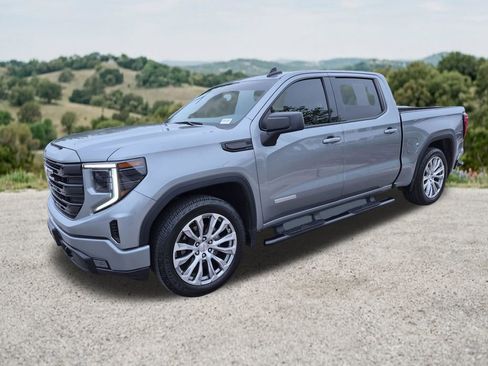 Used 2024 GMC Sierra 1500 Elevation RWD image 3
