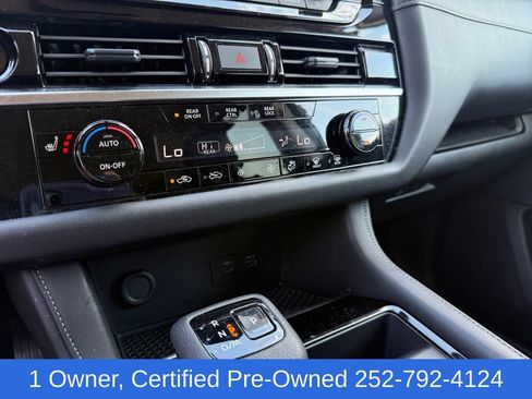 Used 2025 Nissan Pathfinder SV AWD/4WD image 25