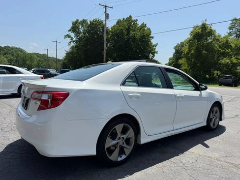 Used 2012 Toyota Camry SE FWD image 5