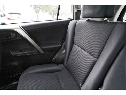 Used 2015 Toyota RAV4 LE FWD image 11