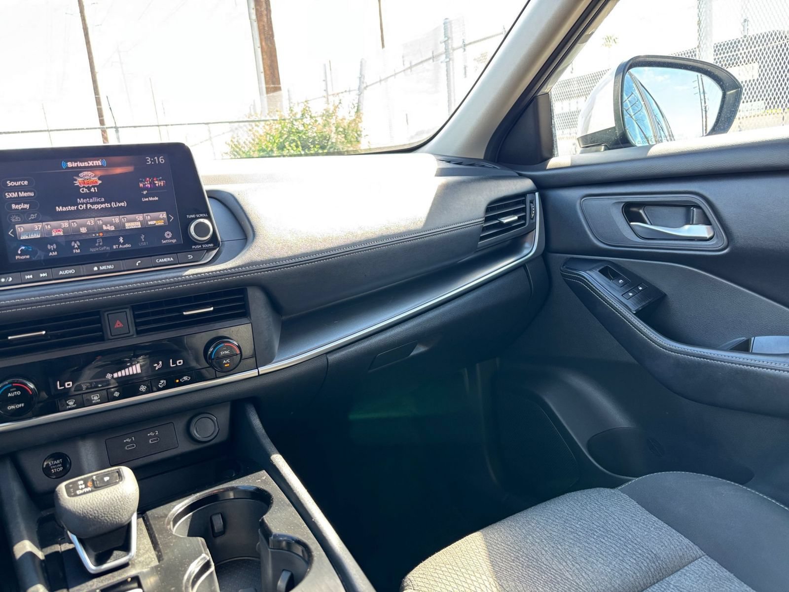 Used 2025 Nissan Rogue SV AWD/4WD image 36