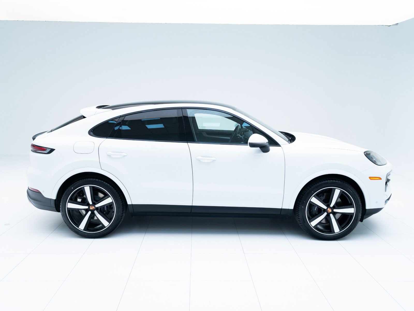 Certified 2026 Porsche Cayenne Coupe AWD/4WD image 8