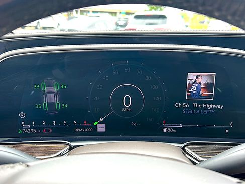 Used 2021 Cadillac Escalade Sport RWD image 28