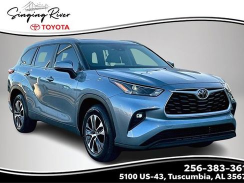 Used 2023 Toyota Highlander XLE image 1