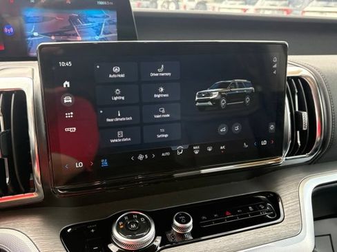Used 2025 Ford Expedition Platinum AWD/4WD image 17