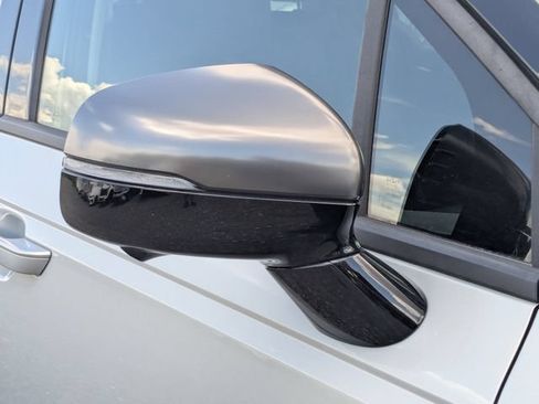 Certified 2025 Kia Carnival SX Prestige FWD image 13