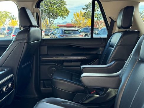 Used 2024 Ford Expedition XLT image 23