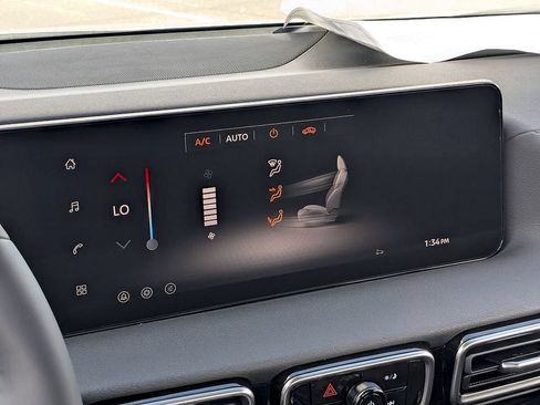 New 2026 Nissan Sentra SR w/ Floor Mat Package FWD image 16