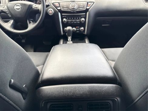 Used 2018 Nissan Pathfinder SV AWD/4WD image 24