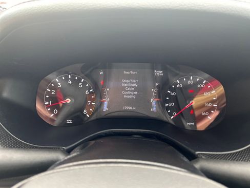 Used 2025 Jeep Compass Trailhawk image 39