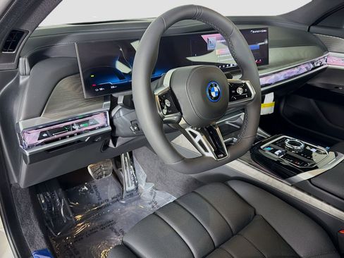 New 2026 BMW i7 xDrive60 w/ Executive Package AWD/4WD image 9
