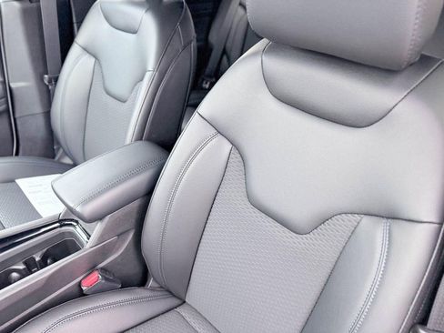 New 2026 Jeep Compass Latitude image 10