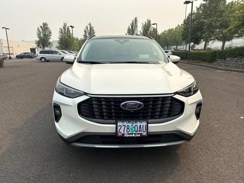 Used 2023 Ford Escape SE w/ PHEV Premium Package FWD image 2