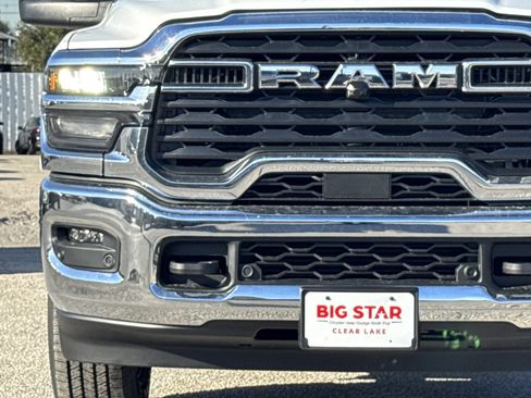 New 2026 RAM 2500 Tradesman w/ Chrome Appearance Group AWD/4WD image 7