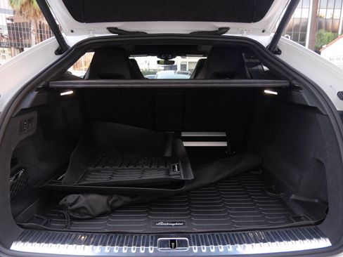 Used 2023 Lamborghini Urus S image 11