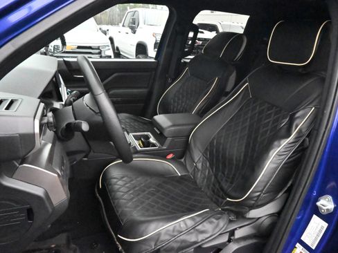 Used 2024 Toyota Tacoma TRD Sport image 6