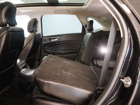 Used 2019 Ford Edge Titanium w/ Cold Weather Package AWD/4WD image 29
