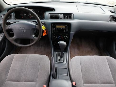 Used 2000 Toyota Camry CE FWD image 21