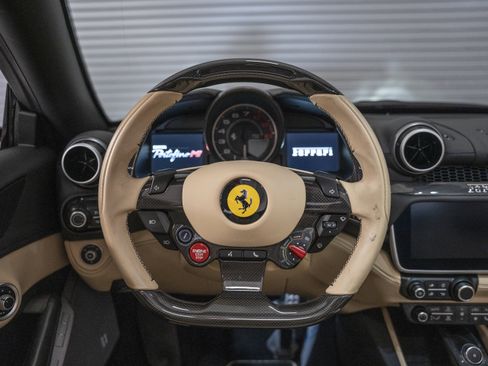 Used 2022 Ferrari Portofino M RWD image 31
