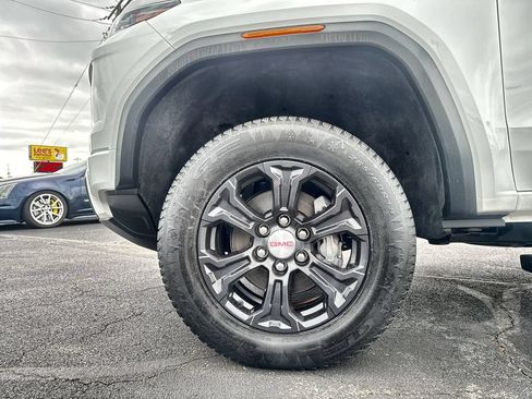 Used 2023 GMC Canyon Elevation w/ Convenience Package AWD/4WD image 10