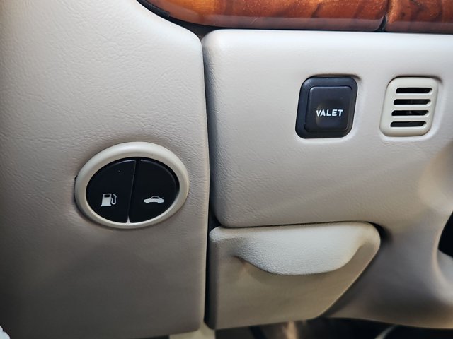 Used 1999 Jaguar XK8 Convertible RWD image 18