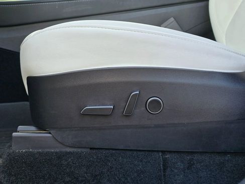 Used 2022 Tesla Model Y Long Range AWD/4WD image 14