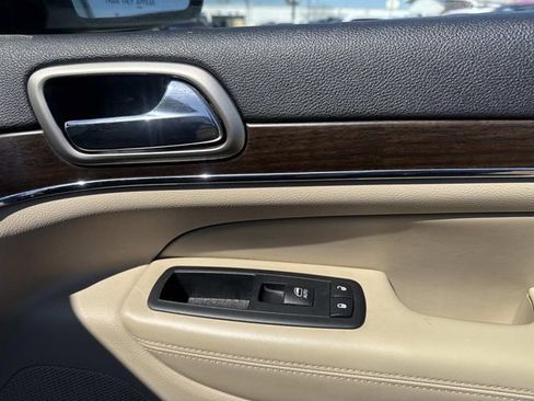 Used 2015 Jeep Grand Cherokee Limited image 18