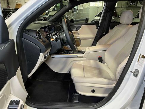 Certified 2025 Mercedes-Benz GLB 250 4MATIC image 24