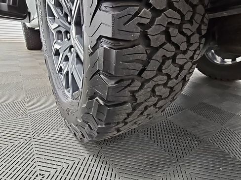 Used 2024 Chevrolet Colorado Z71 image 41