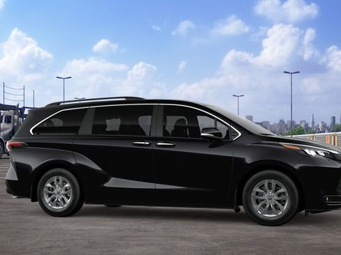 New 2026 Toyota Sienna XLE FWD image 13
