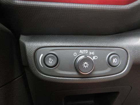 Used 2022 Chevrolet TrailBlazer RS FWD image 24