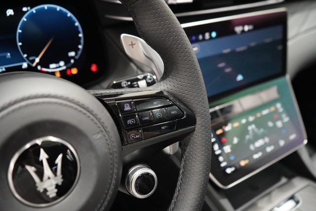 Certified 2025 Maserati Grecale Modena AWD/4WD image 21