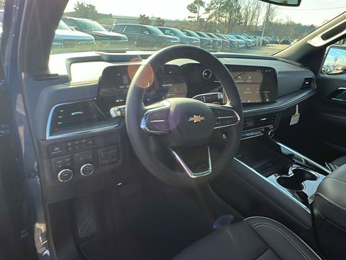 New 2026 Chevrolet Suburban Premier w/ Sun And Tow Package AWD/4WD image 20