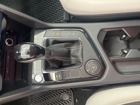 New 2026 Volkswagen Taos SE image 24