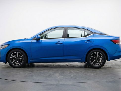 Used 2025 Nissan Sentra SV image 5