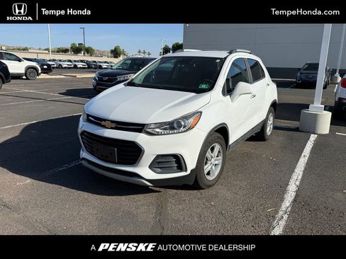 Used 2018 Chevrolet Trax LT w/ LT Convenience Package FWD image 1