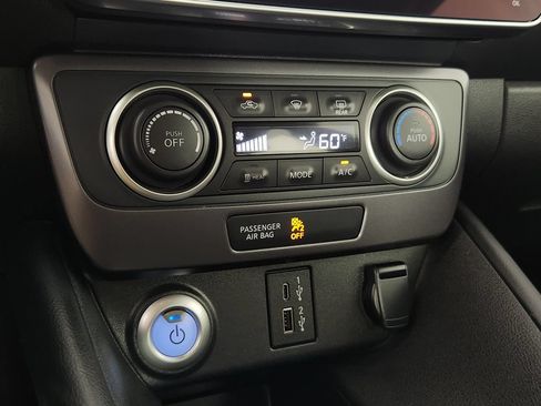Used 2025 Nissan Leaf S FWD image 28
