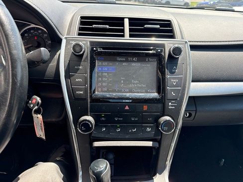 Used 2016 Toyota Camry SE FWD image 14